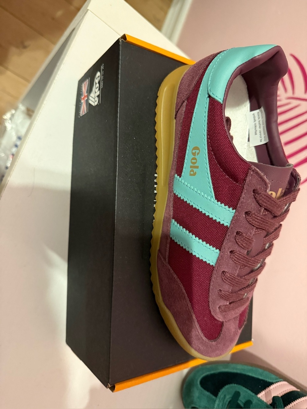 GOLA FOR FREE PEOPLE NEW IN BOX TORNADO WIDSOR WINE/SEA MIST
SIZE6.5
Sold out - Picture 3 of 5